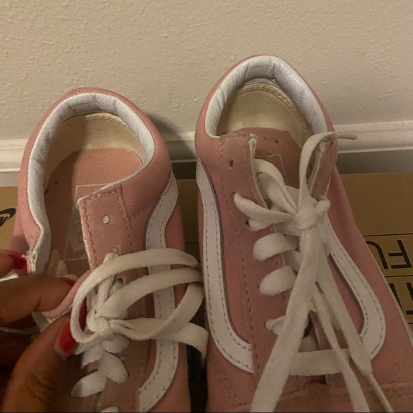 Vans - Picture 3 of 4